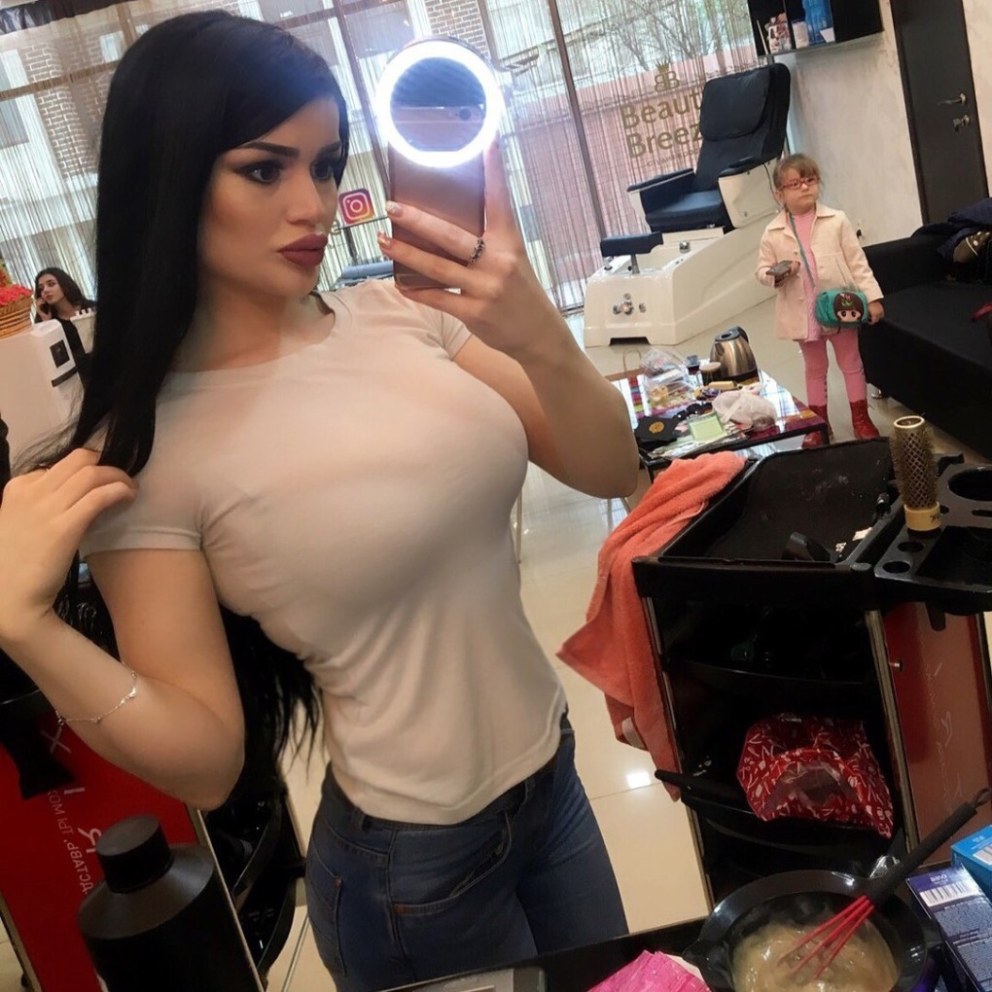 Khaddi Sagnia в купальнике