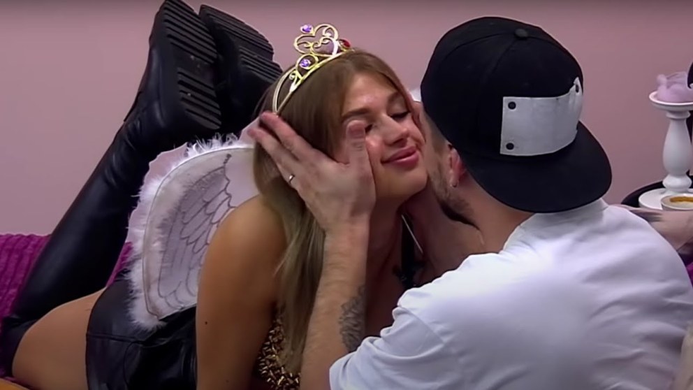 Илья Семин стриптизер