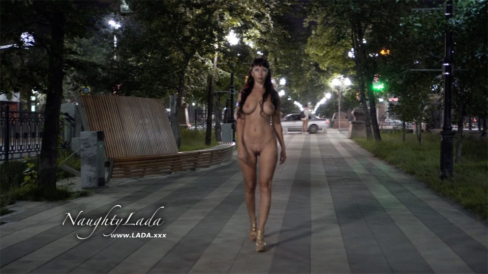 Голая порномодель Naughty Lada