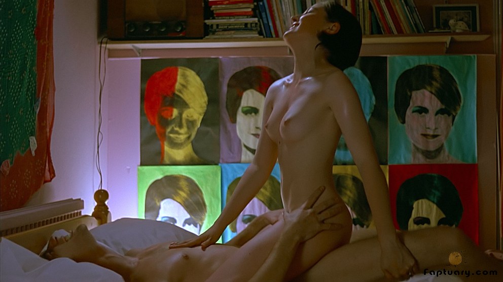 Man on a Ledge, 2012 Дженезис Родригез