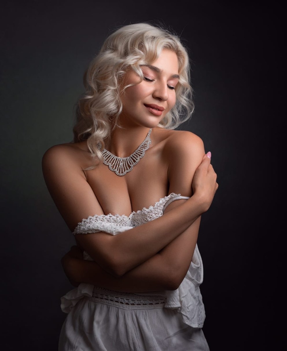 Лелька Сердюкова лесби ню
