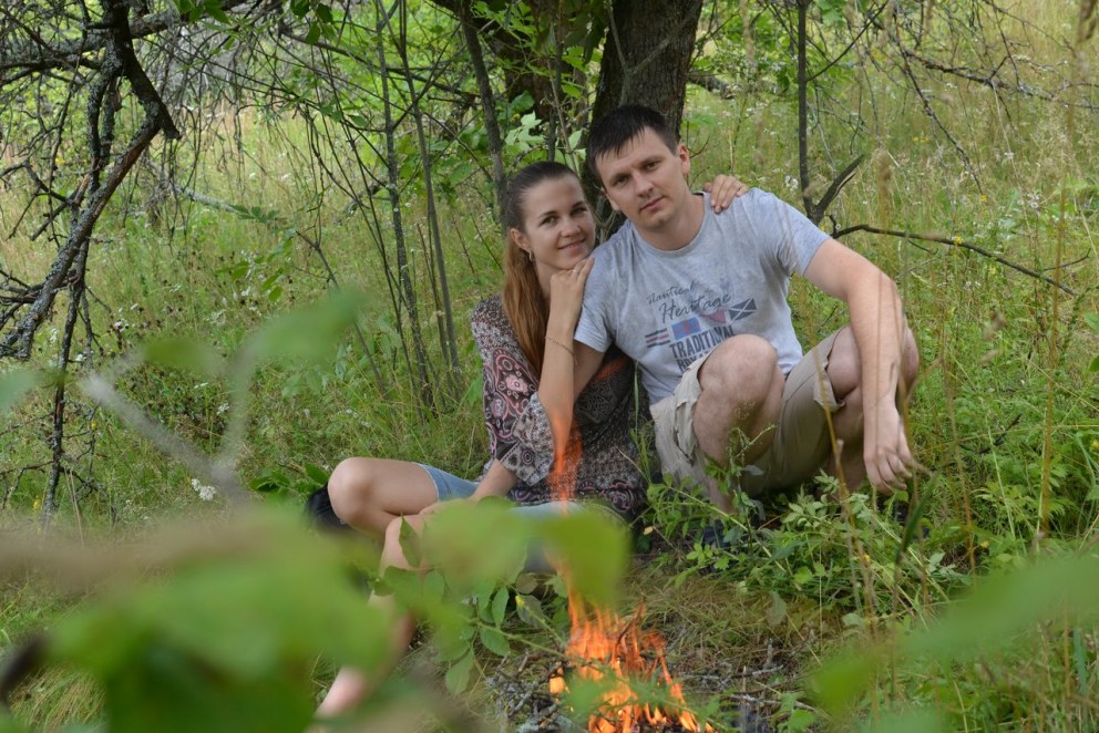 Ждун лежит на кровати