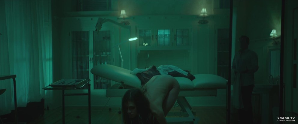 India Eisley тёмное зеркало