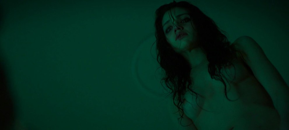 India Eisley тёмное зеркало