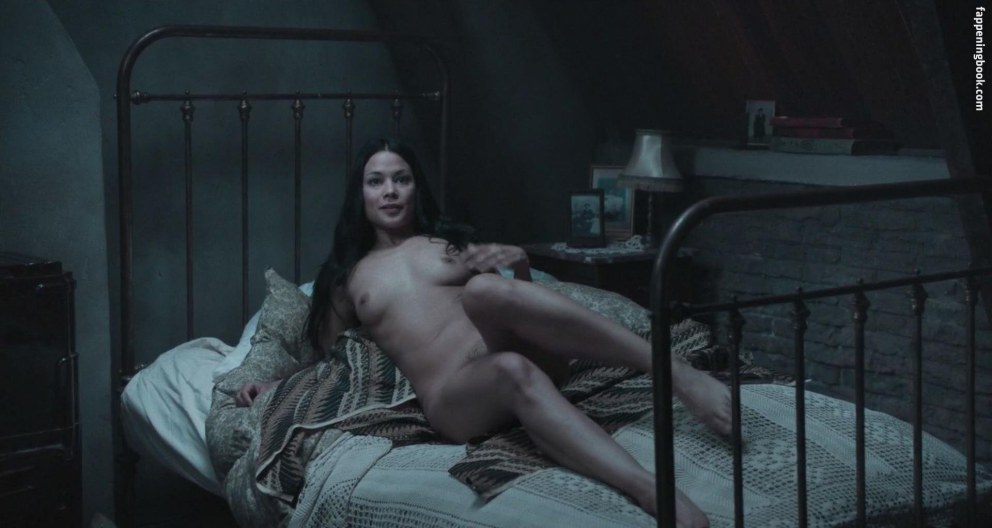 India Eisley тёмное зеркало горячие
