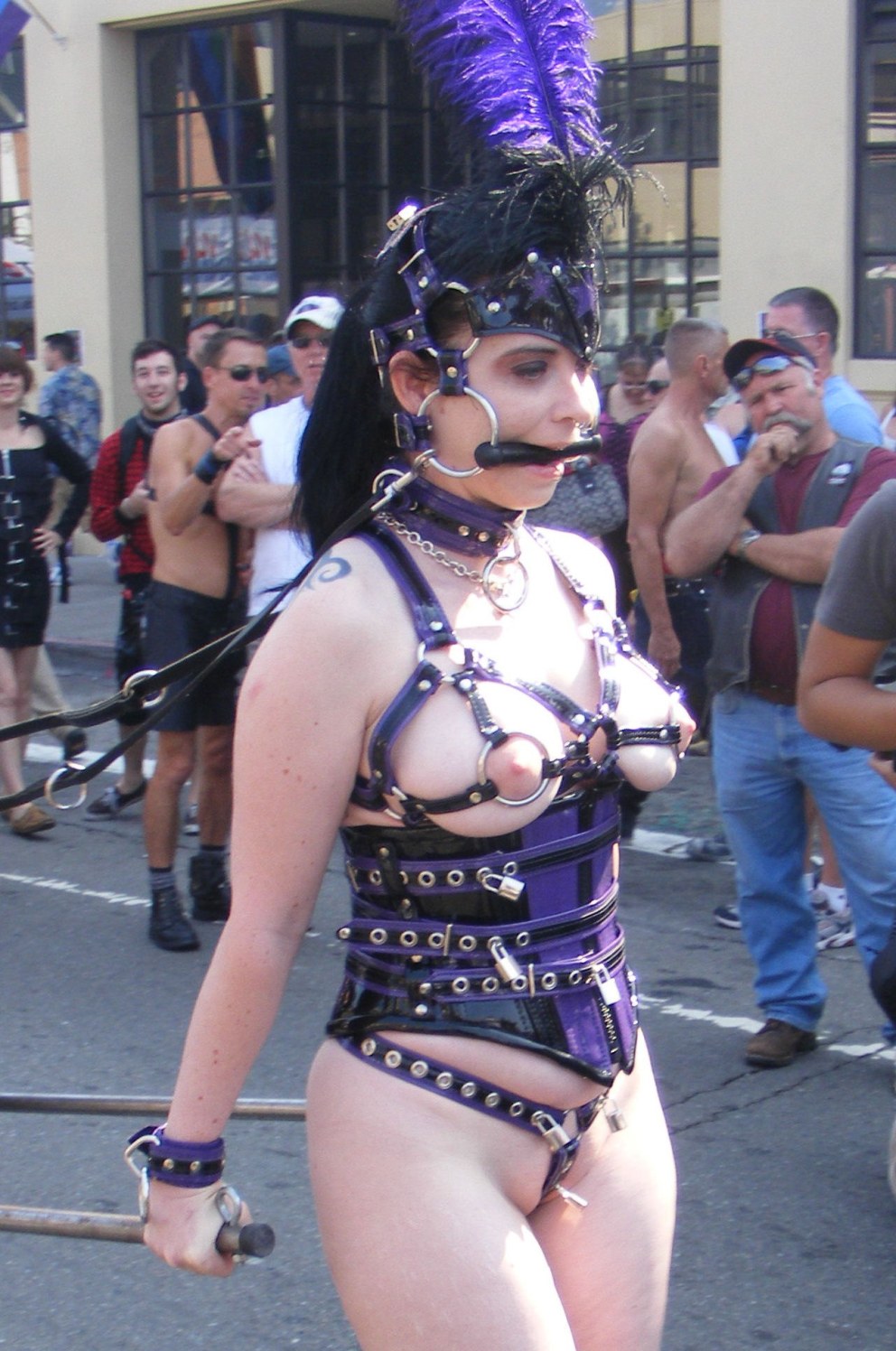 Флагелляция на Folsom Street Fair
