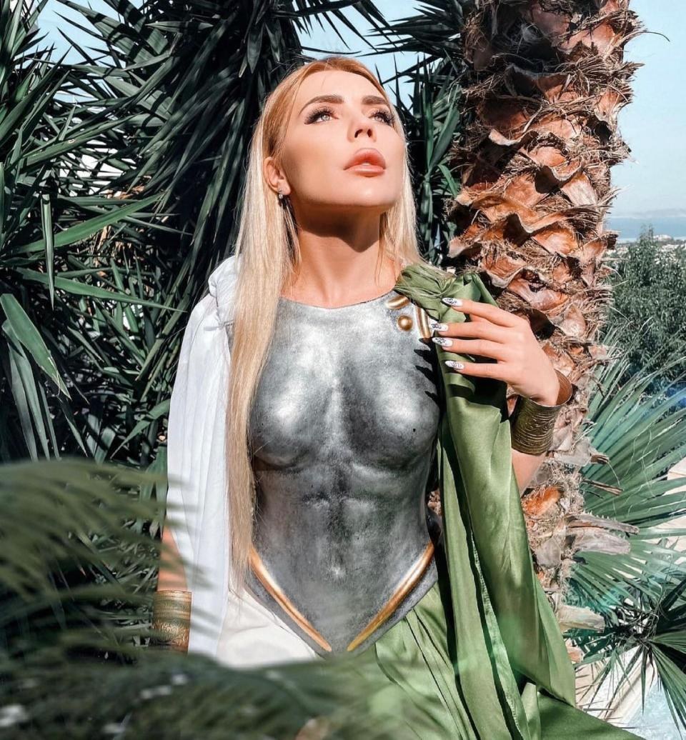 Карина Андоленко горячие Максим