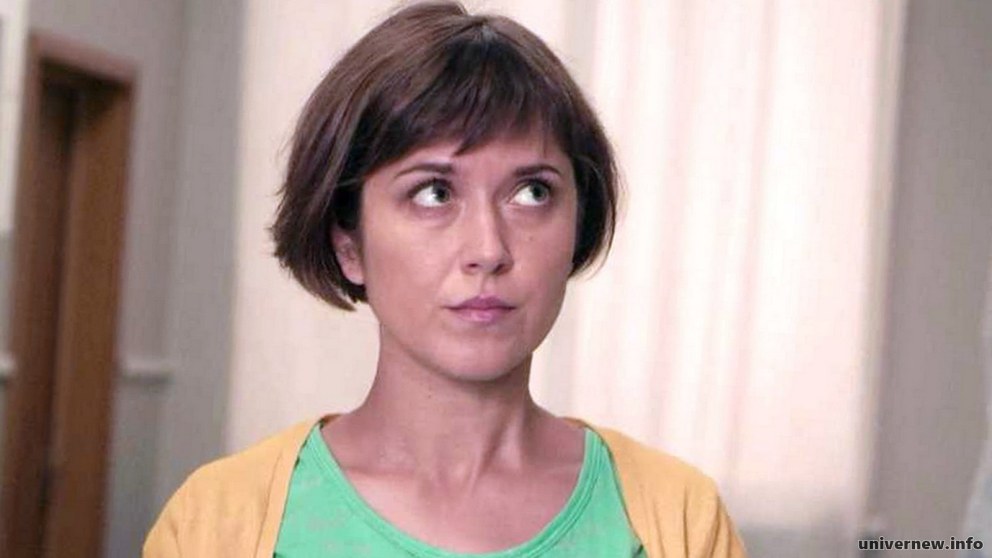 Анна Кузина в фильме третий лишний