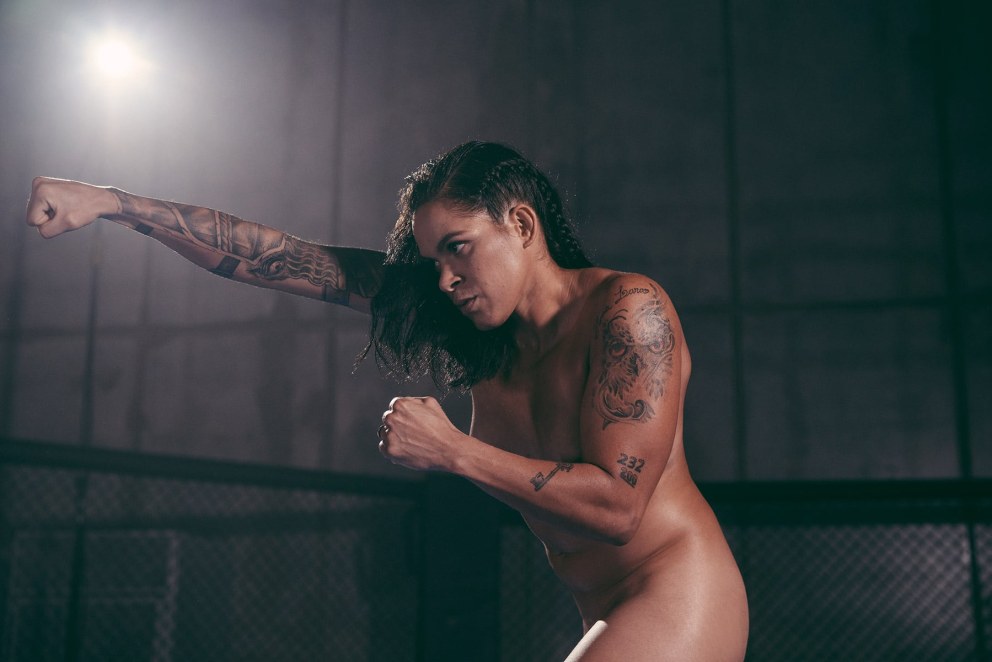 Боец UFC Аманда Нуньес голая