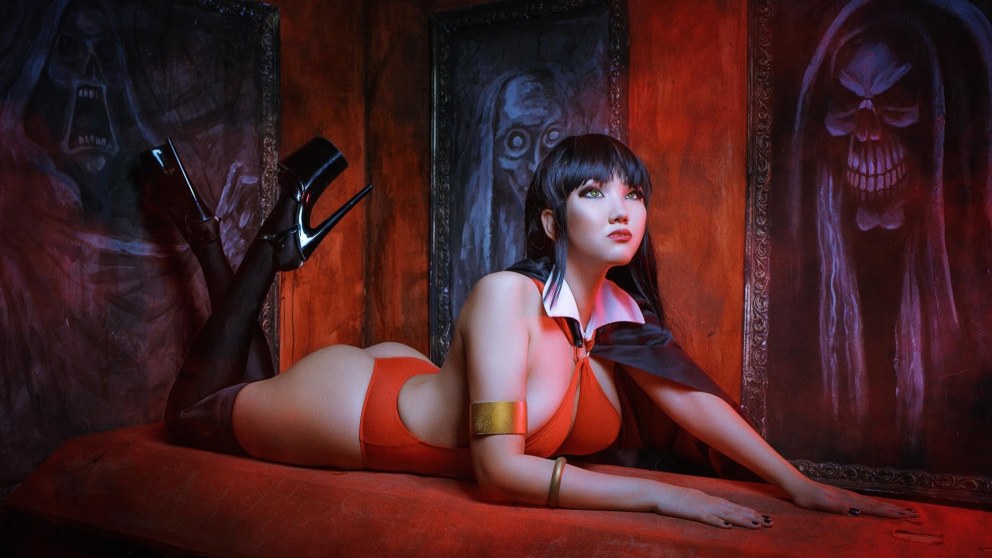 Helly Valentine Вампирелла (Vampirella),