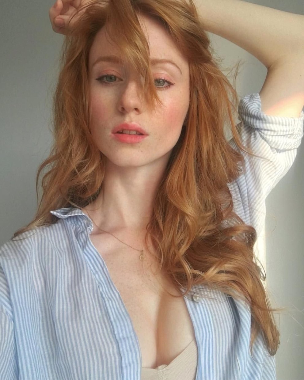 Алина Хенесси порноактриса