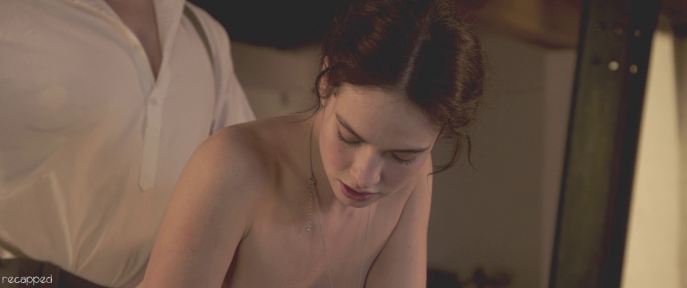 Голая Лили Джеймс (Lily James