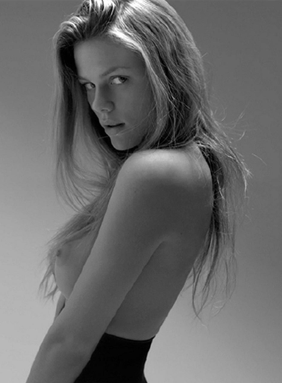 Nina Agdal (Нина Агдал)-порно