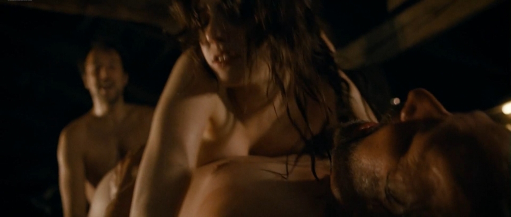 Naked Roxanne MCKEE in Dominion ANCENSORED