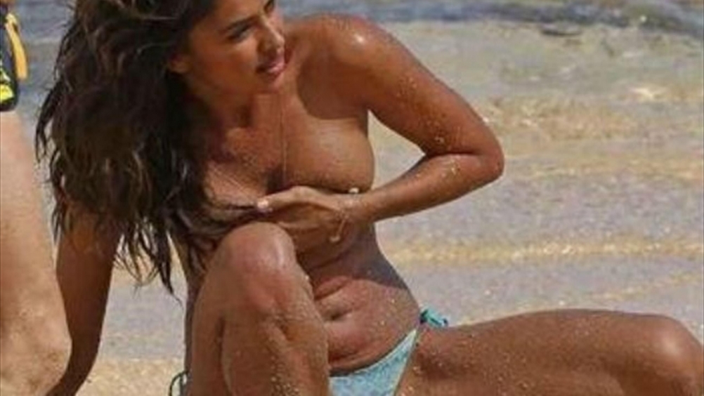 Ирина Шейк topless
