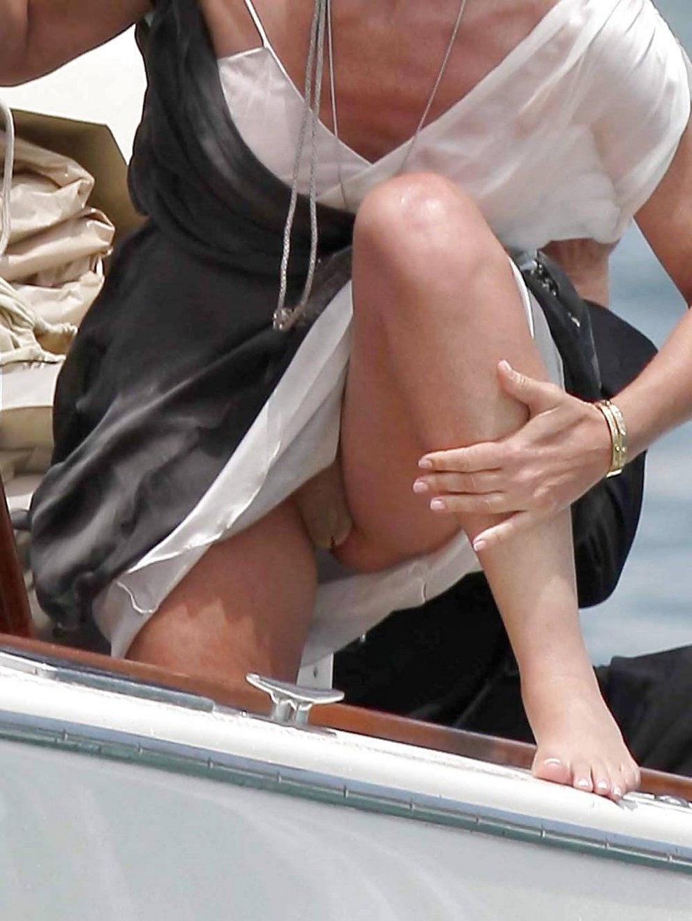 Шерон Стоун без трусов