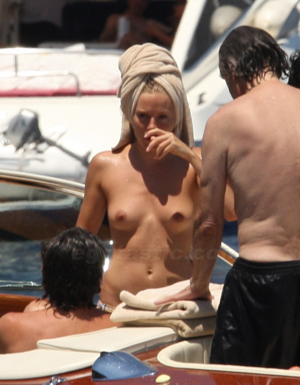 Сиенна Миллер фотосессии topless
