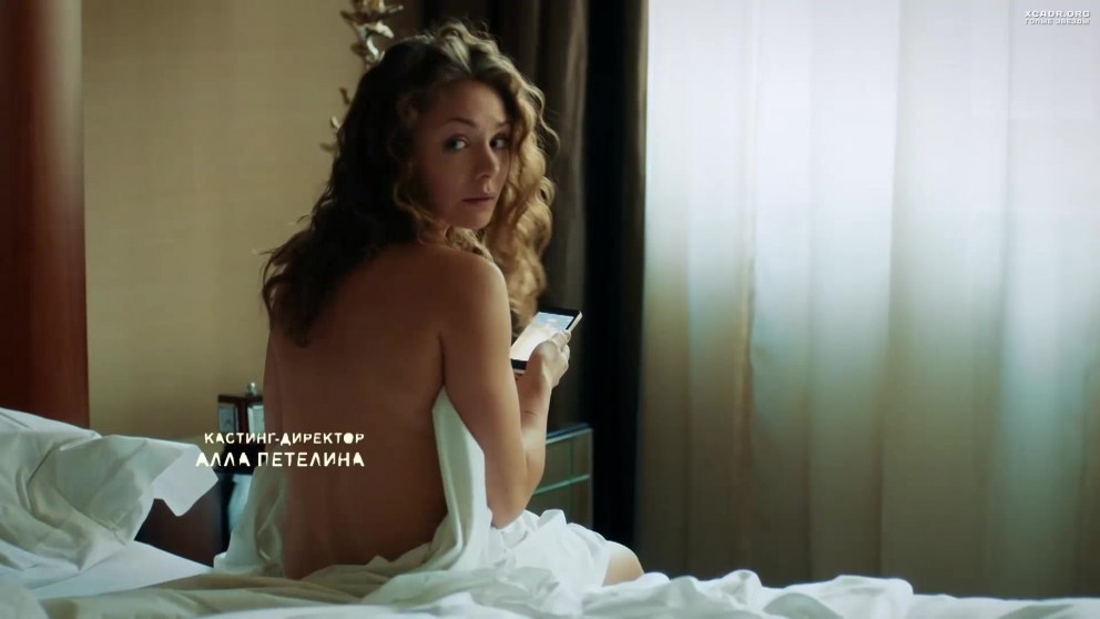 Актриса Карина Разумовская ню