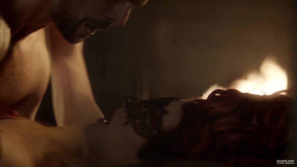 Голая Лара Пулвер (Lara Pulver)