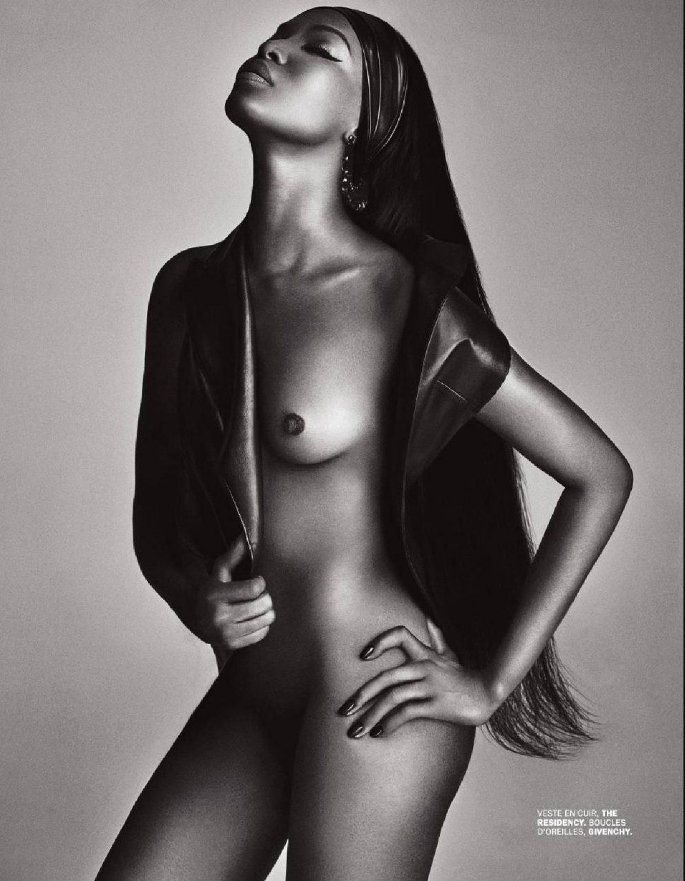 Cara Delevingne топлесс