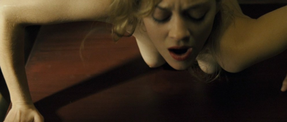 Голая Marion Cotillard в фильме такси