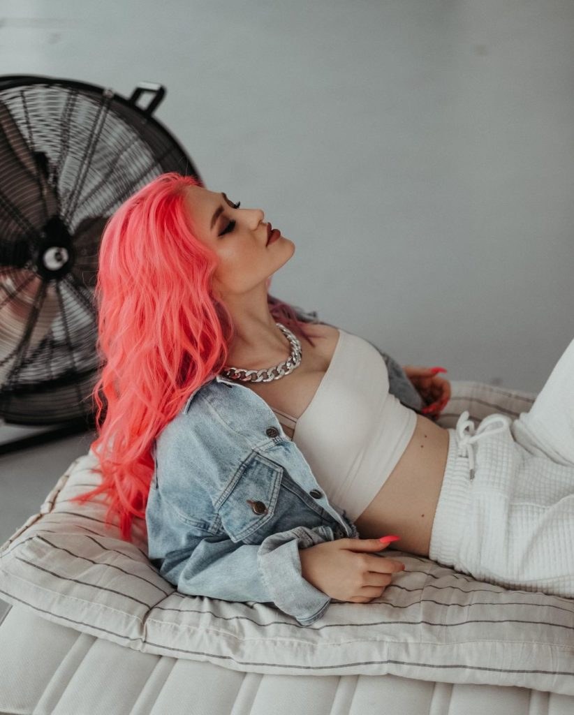 Голая Диана Астер порно (28 фото)