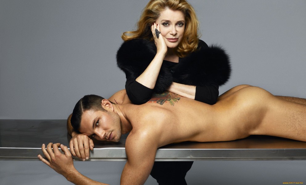 Toyboy Катрин Денев erotic cougar