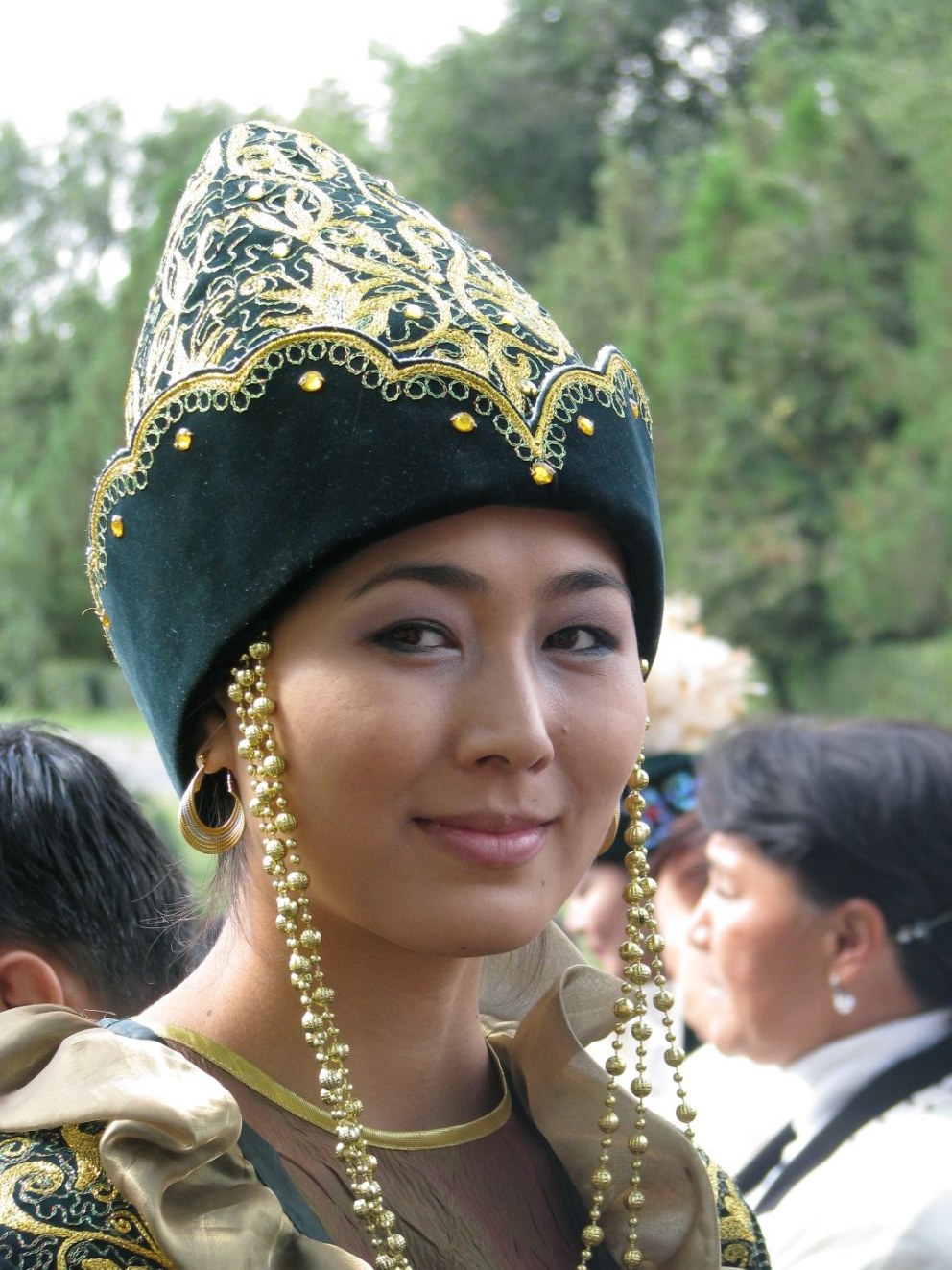 Уйгурка. Mahire Emet (танцовщица)