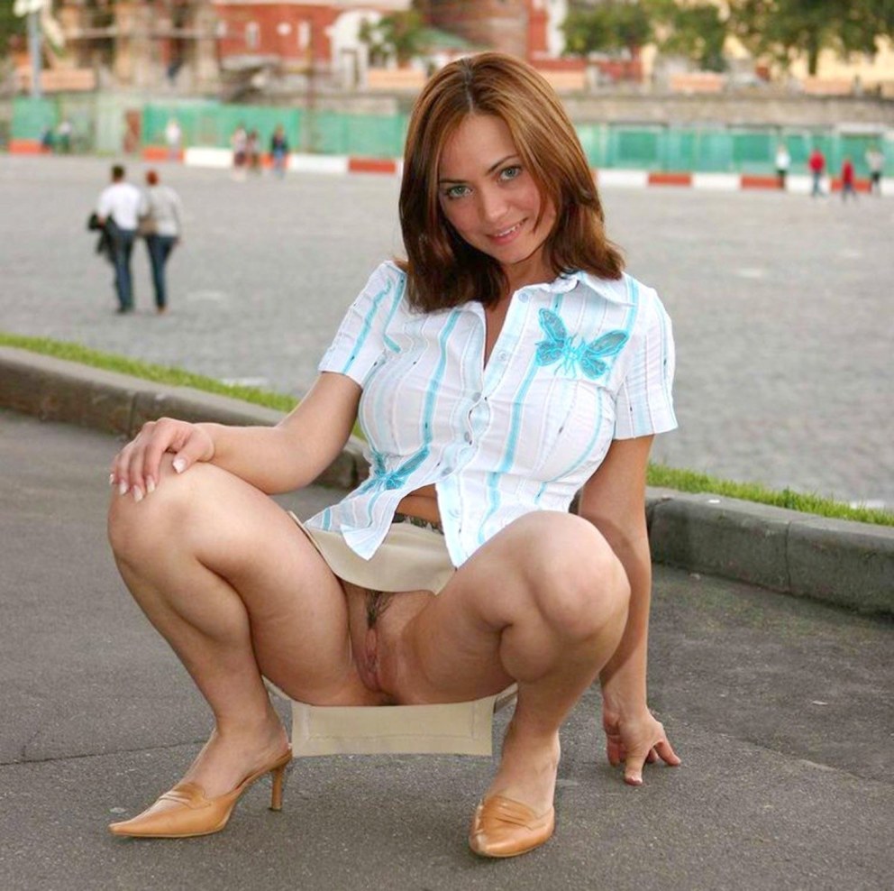 Abbie Chatfield голая без трусов