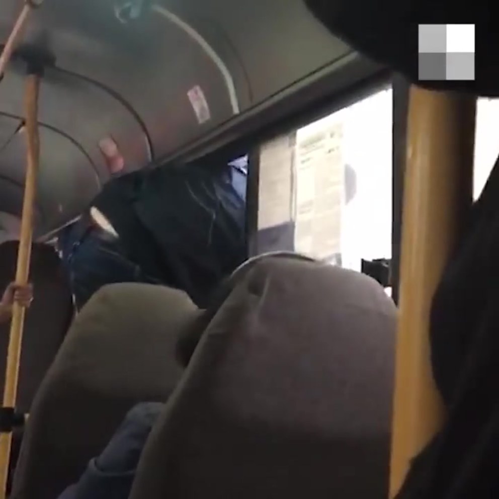 Девушки в транспорте
