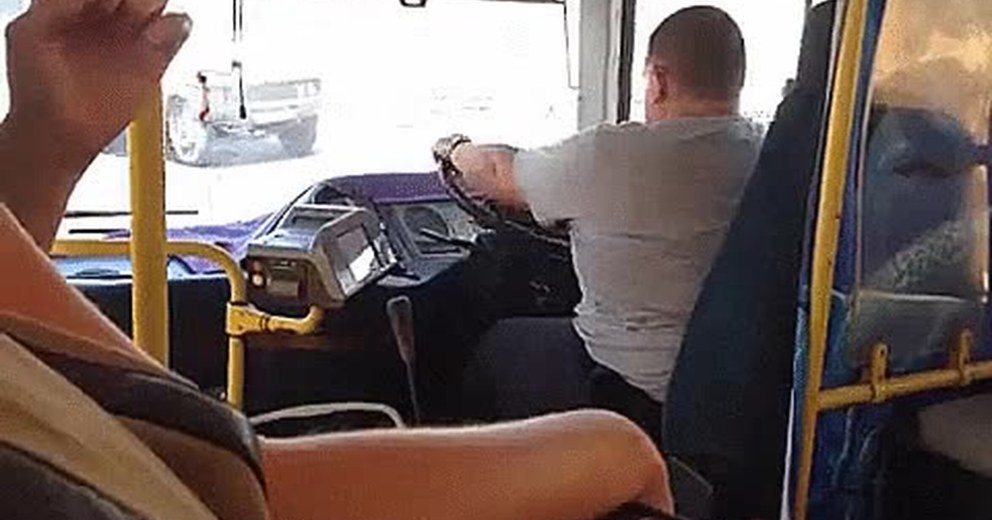 Ножки в транспорте