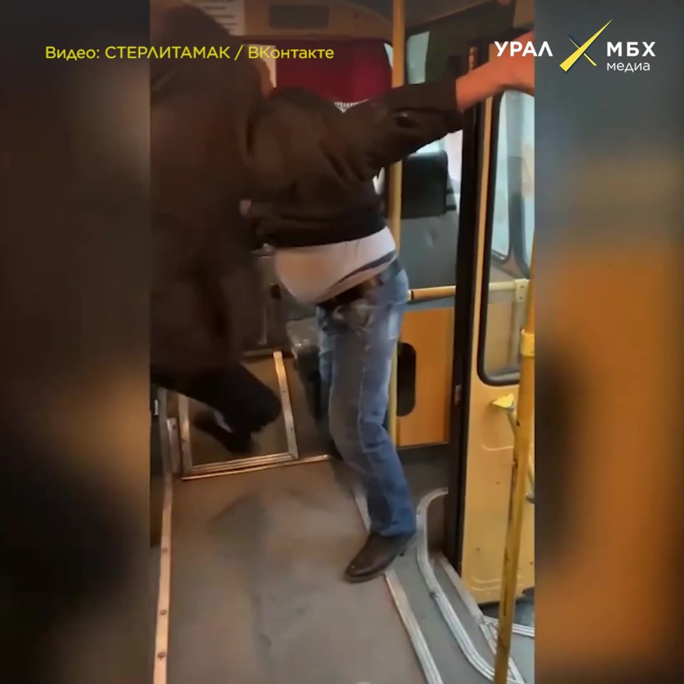 Ебля в общественном транспорте