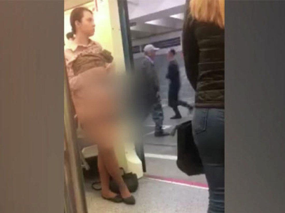 Чулки в общественном транспорте