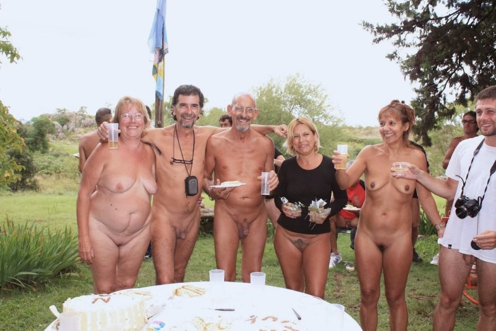 Зрелые нудистские семьи