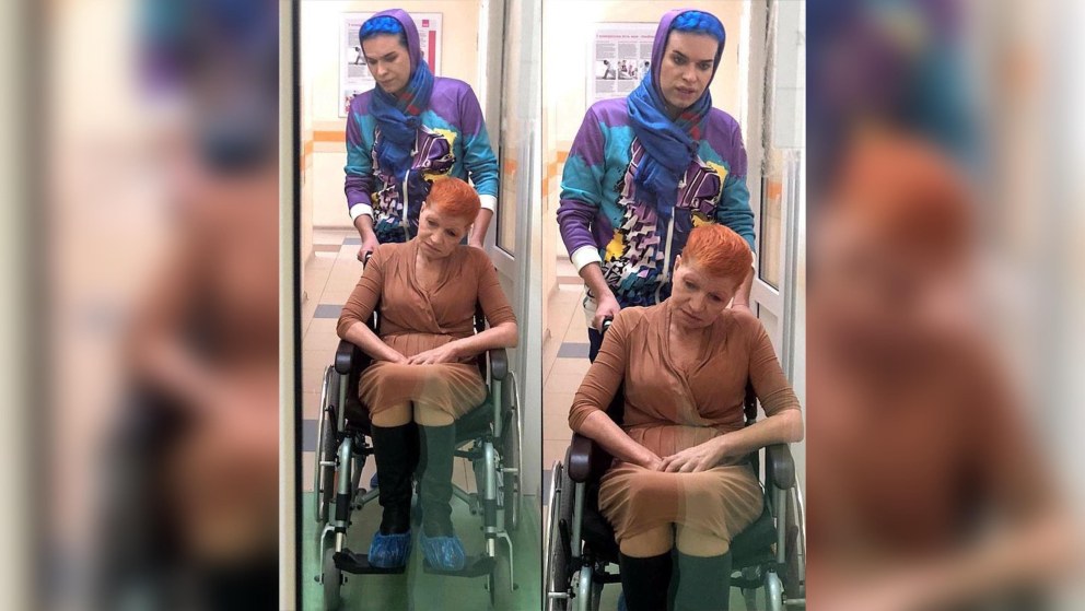 Мужчина и женщина под душем